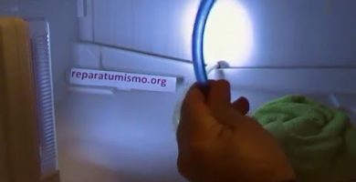 Cómo destapar el conducto de desagüe del frigorífico