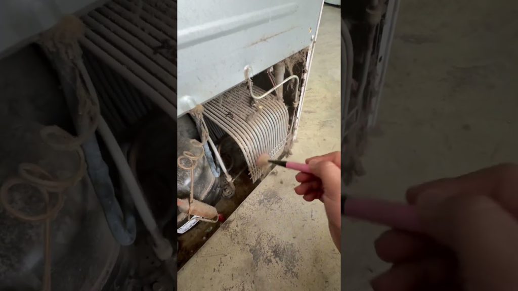 Cómo limpiar el condensador trasero del frigorífico