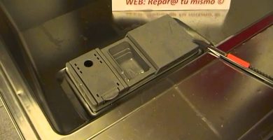 Cómo sustituir el cajetín de detergente dañado