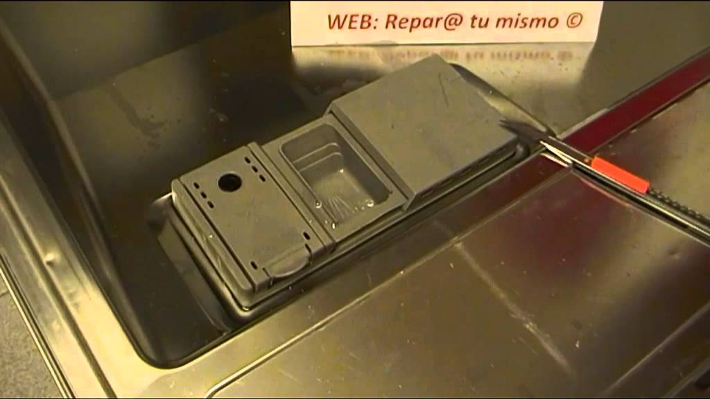 Cómo sustituir el cajetín de detergente dañado