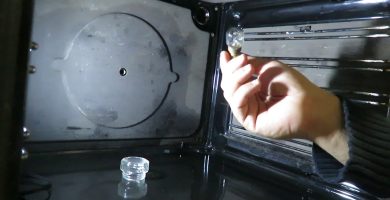 Cómo sustituir la bombilla interior del horno
